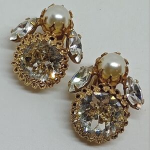 * vintage Schreiner faux pearl with clear crystals gold tone clip on earrings